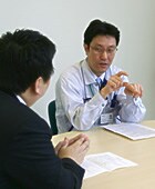 a customer with the shimadzu interviwer