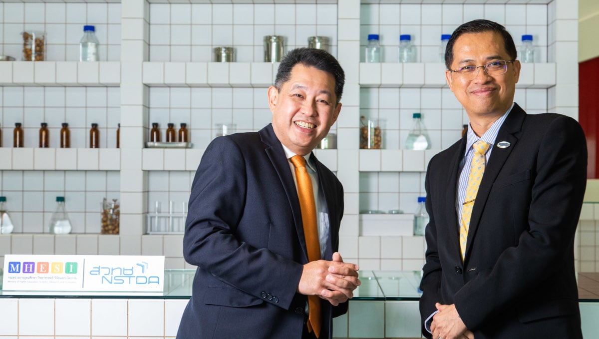 Narong Sirilertworakul and NCTC・Natthaphon Wuttiphan from NSTDA