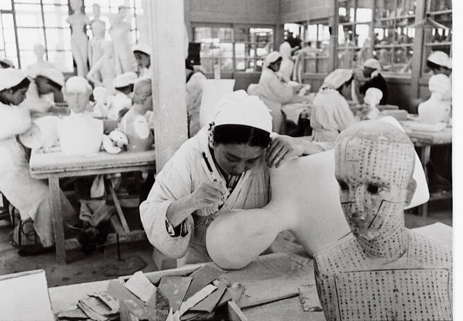 Mannequin manufacturing began