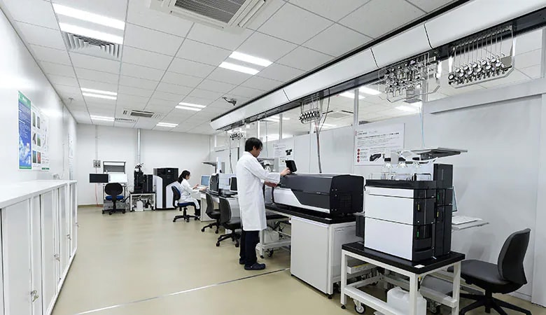 The NARO Shimadzu Kyoto Laboratory for Food Innovation is situated in the KYOLABS cooperative research and development laboratory in the R&D Center at Shimadzu’s Head Office (Kyoto). It opened in June 2019.