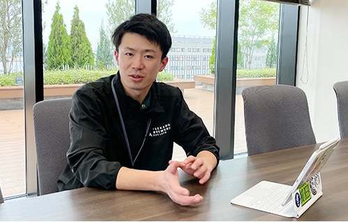 Takuma Yamamiya, Manager of Quality Control and a Brewer at Ise Kadoya Brewery