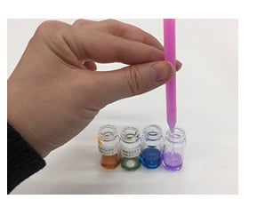 Color separation using a column chromatograph