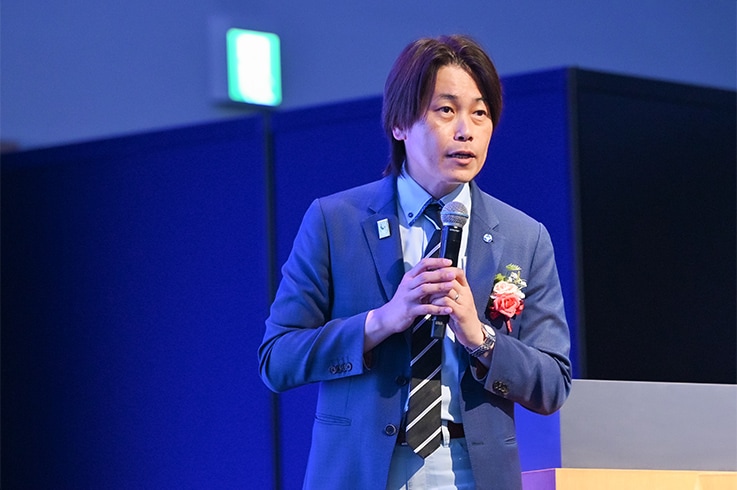 Professor Michiya Matsusaki (Division of Applied Chemistry, Graduate School of Engineering, The University of Osaka), who developed 3D bioprinting technology