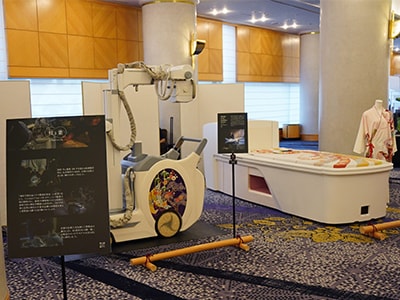 Concept models of Shimadzu instruments decorated with Kyoto’s traditional craft techniques