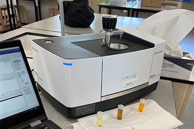 Oil analyzed using the FTIR