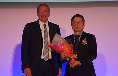 Distinguished Professor Hisataka Kobayashi (right)