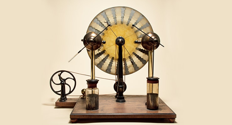 威姆斯赫斯特静电发生器（岛津制作所 创业纪念资料馆收藏）