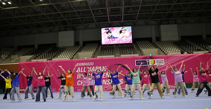 A powerful and synchronized dance by Kyoto Prefectural Yamashiro High School dance club