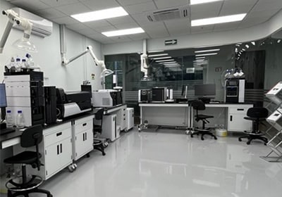 SMX’s analytical and measuring instrument laboratory