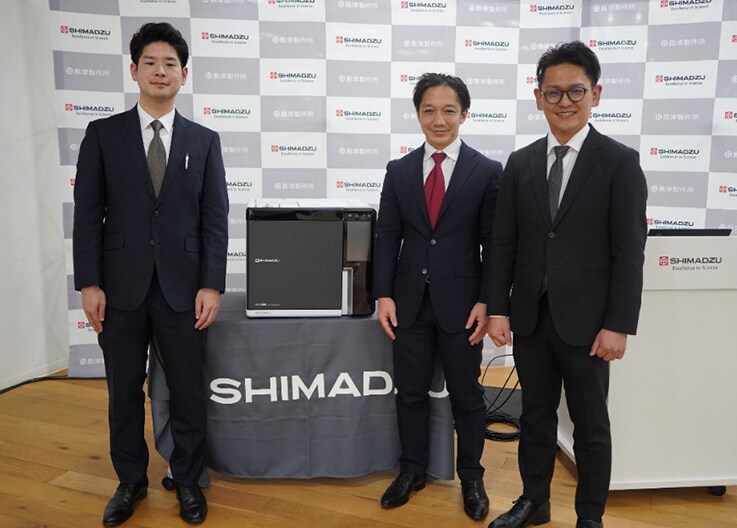 Nexis GC-2060 and the development team members at GC & TA Business Unit, Analytical & Measuring Instruments Division, Shimadzu Corporation. From left: Fukushima, Manager (Instrument Development Group); Terai, General Manager; and Takechi, GC Product Manager