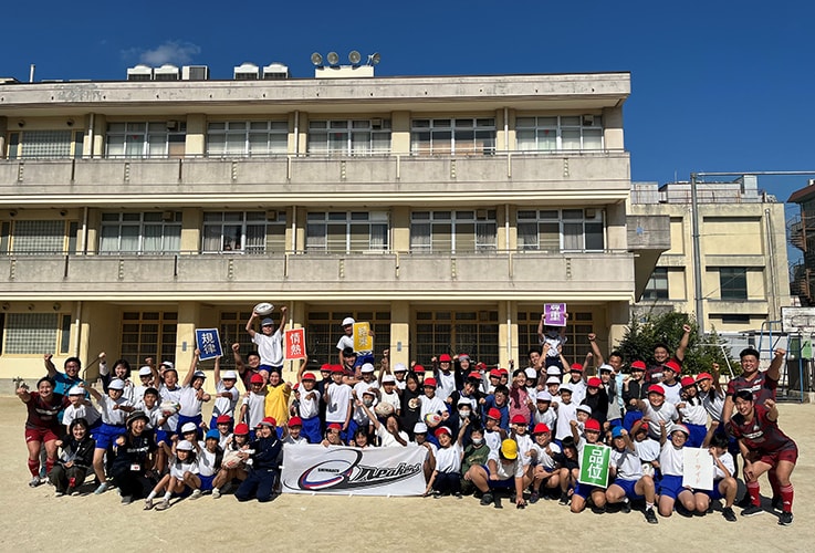 Group photo of elementary school participants