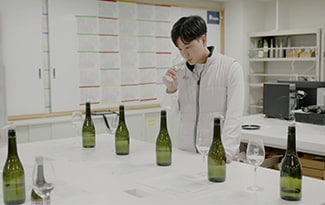 DASSAI × SHIMADZU Bringing the Appeal of Japanese Sake to the World through Science