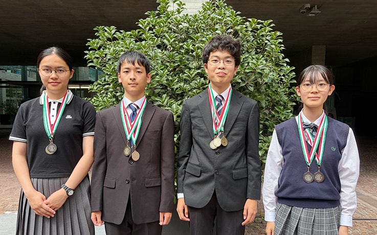 Japan’s four representatives at the 19th International Earth Science Olympiad (IESO) won two gold medals and two silver medals.