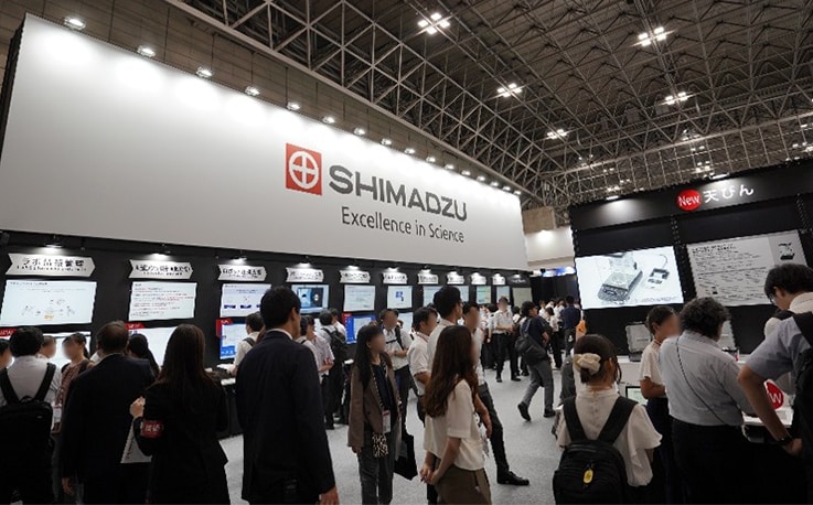 Solutions for supporting information management within laboratories, abnormality detection in analytical data, and development of analytical methods were exhibited